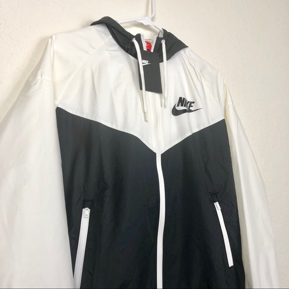 • NIKE Women’s Windrunner Windbreaker Jacket NWT - Picture 4 of 6
